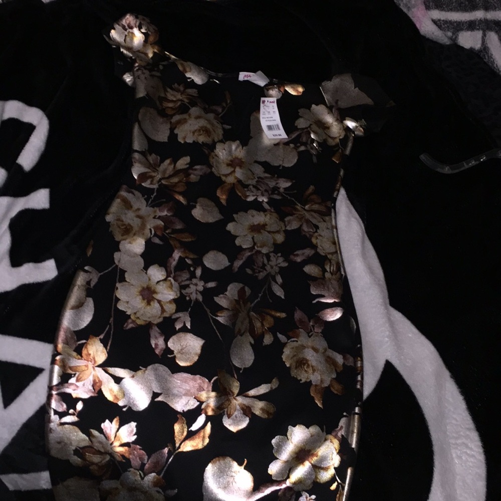 Long flowered dress, brand new!